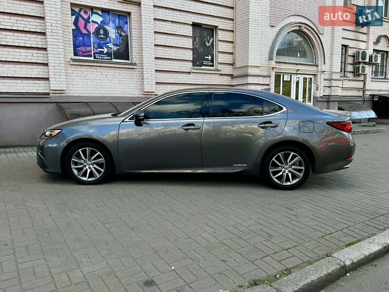Lexus ES 2016