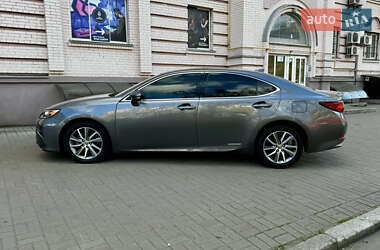 Седан Lexus ES 2016 в 