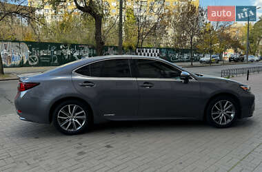 Седан Lexus ES 2016 в 