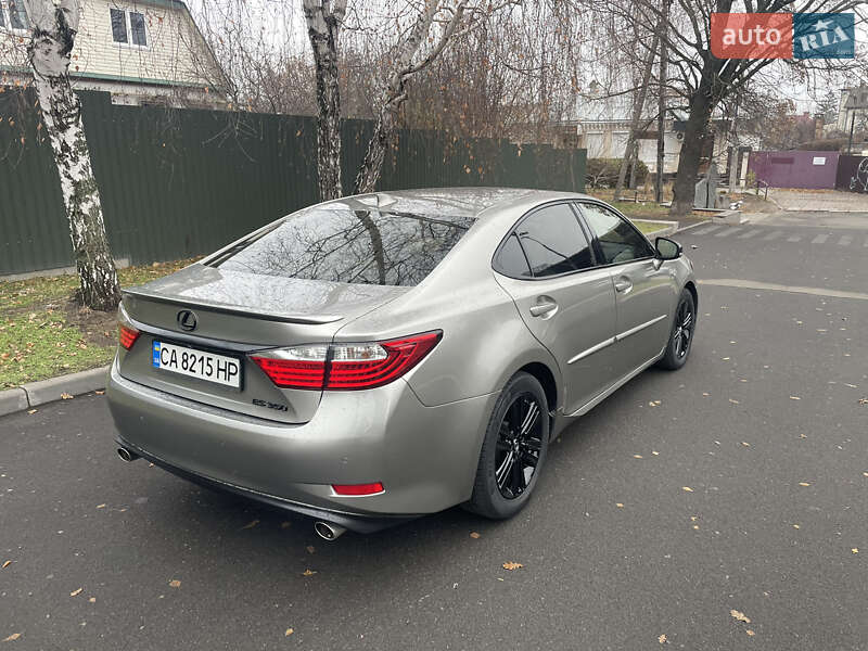 Седан Lexus ES 2014 в Черкассах