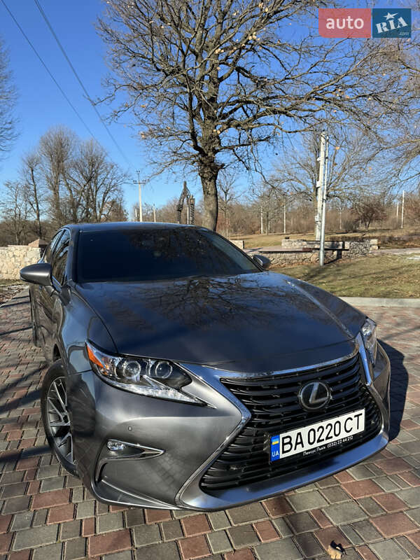 Седан Lexus ES 2016 в Кропивницком фото 4 Седан Lexus ES 2016 в Кропивницком