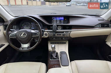 Седан Lexus ES 2016 в 