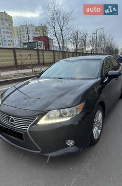 Седан Lexus ES 2014 в Києві