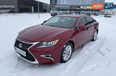 Седан Lexus ES 2013 в Львові