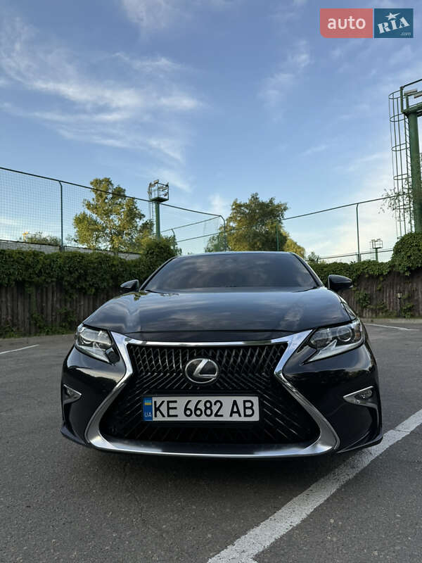 Седан Lexus ES 2016 в Києві