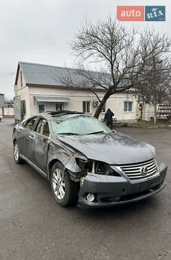 Седан Lexus ES 2012 в Умани