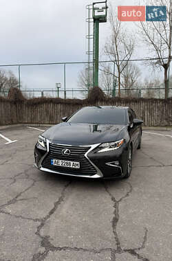 Седан Lexus ES 2018 в Дніпрі