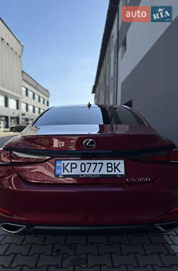 Седан Lexus ES 2019 в 