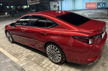 Седан Lexus ES 2019 в 