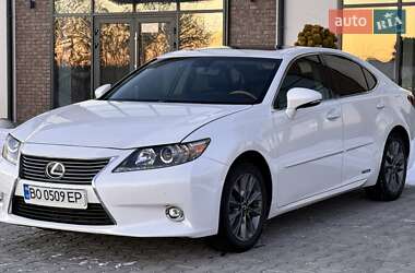 Седан Lexus ES 2015 в Тернополе