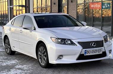 Седан Lexus ES 2015 в Тернополе