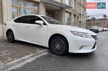 Седан Lexus ES 2014 в Киеве