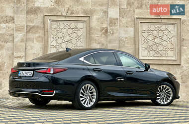 Седан Lexus ES 2019 в 