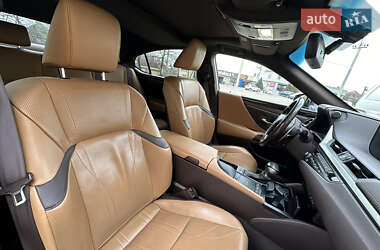 Седан Lexus ES 2019 в 