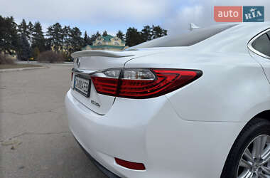 Седан Lexus ES 2013 в Умани