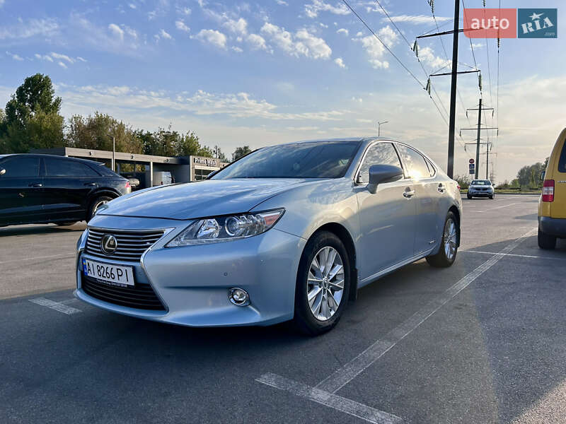 Седан Lexus ES 2013 в Киеве