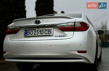 Седан Lexus ES 2017 в 