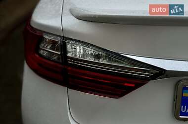 Седан Lexus ES 2017 в 