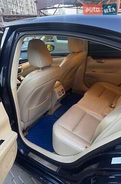 Седан Lexus ES 2015 в 