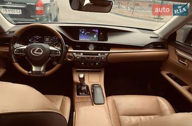 Седан Lexus ES 2018 в Вінниці