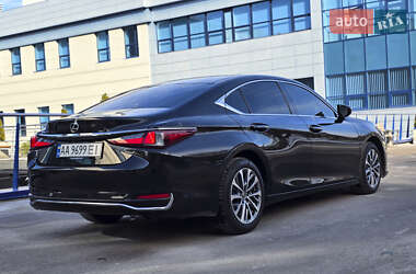 Седан Lexus ES 2021 в 