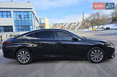 Седан Lexus ES 2021 в 