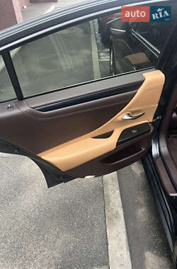 Седан Lexus ES 2019 в 