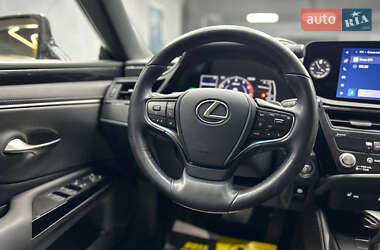 Седан Lexus ES 2022 в 