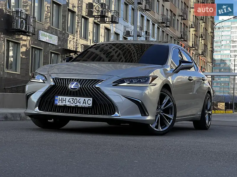 Lexus ES 2019
