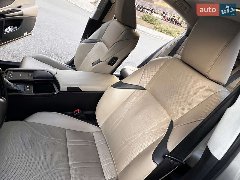 Седан Lexus ES 2019 в Одессе