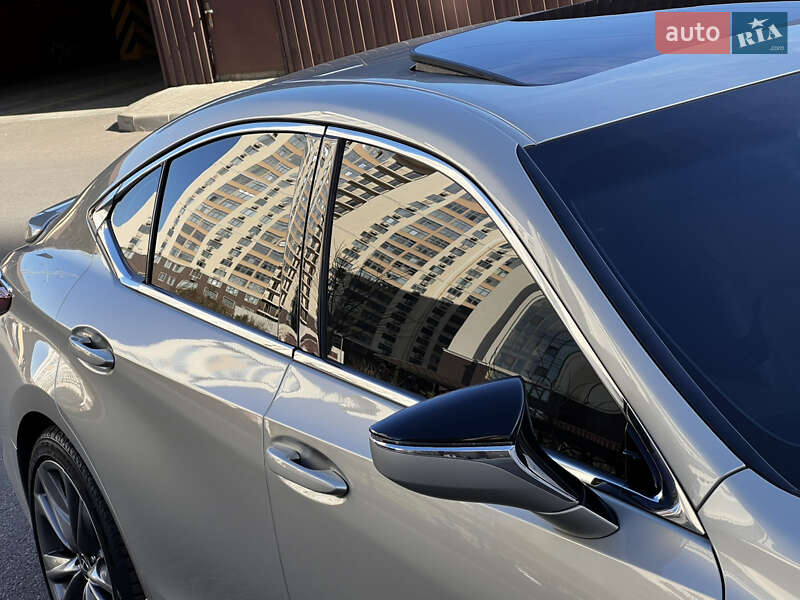 Седан Lexus ES 2019 в Одессе