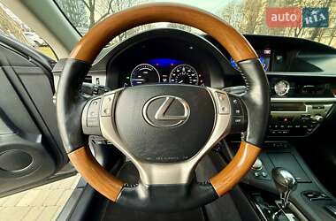 Седан Lexus ES 2013 в Одесі