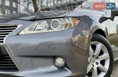 Седан Lexus ES 2013 в Одесі