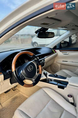 Седан Lexus ES 2012 в Боярці