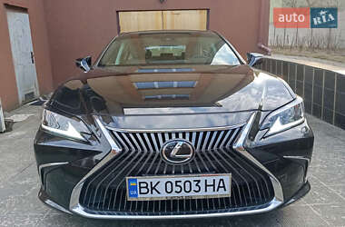 Седан Lexus ES 2019 в Рівному