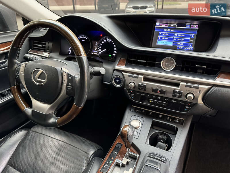Седан Lexus ES 2013 в Одессе