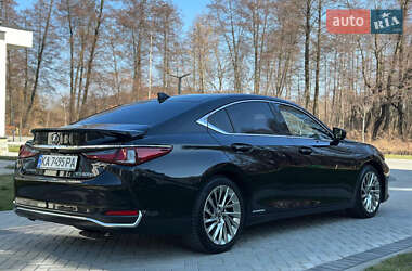 Седан Lexus ES 2018 в 