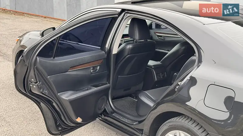 Lexus ES 2016