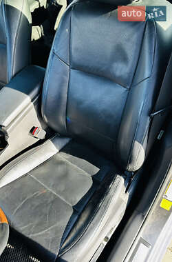 Седан Lexus ES 2013 в Чернівцях