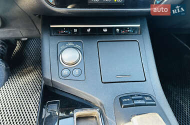 Седан Lexus ES 2013 в Чернівцях