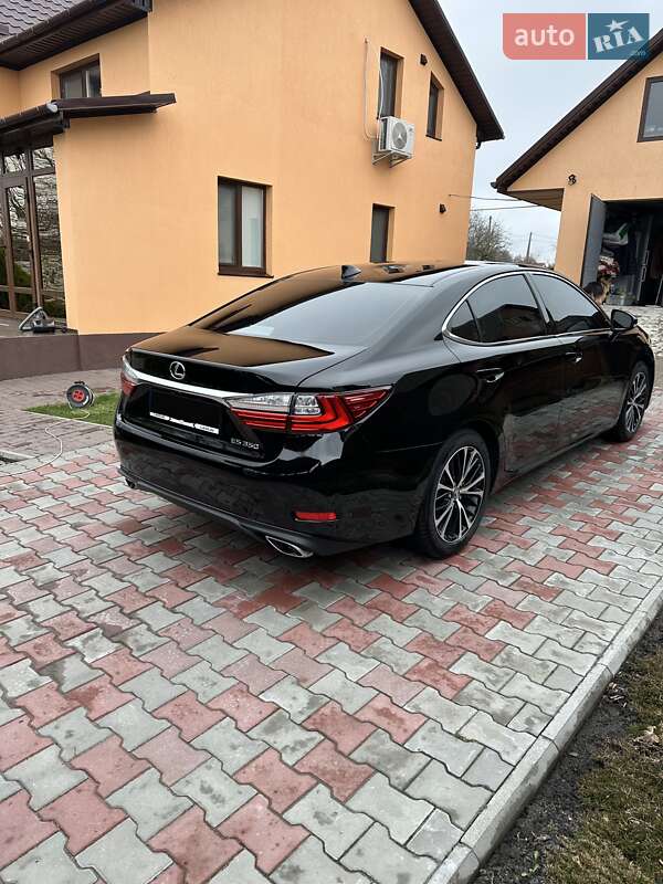 Седан Lexus ES 2018 в Вінниці