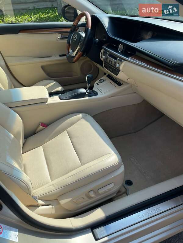 Седан Lexus ES 2014 в Днепре