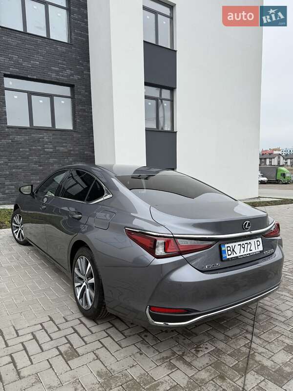 Седан Lexus ES 2020 в Рівному фото 3 Седан Lexus ES 2020 в Рівному