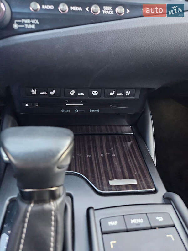 Седан Lexus ES 2018 в Одесі