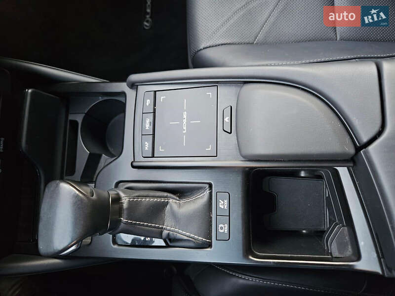 Седан Lexus ES 2018 в Одесі