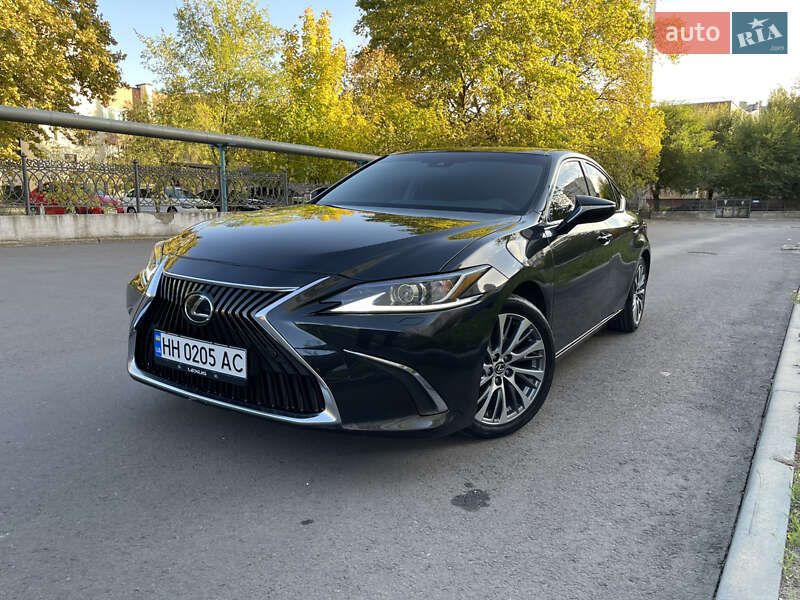 Седан Lexus ES 2019 в Николаеве