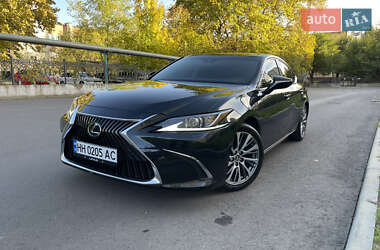 Седан Lexus ES 2019 в 