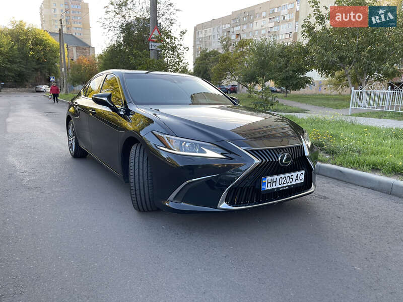 Седан Lexus ES 2019 в Николаеве