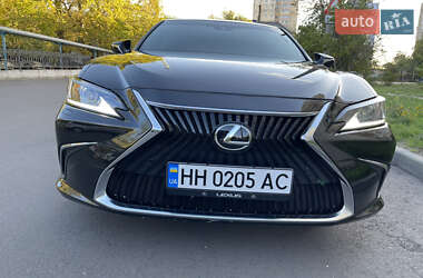 Седан Lexus ES 2019 в 