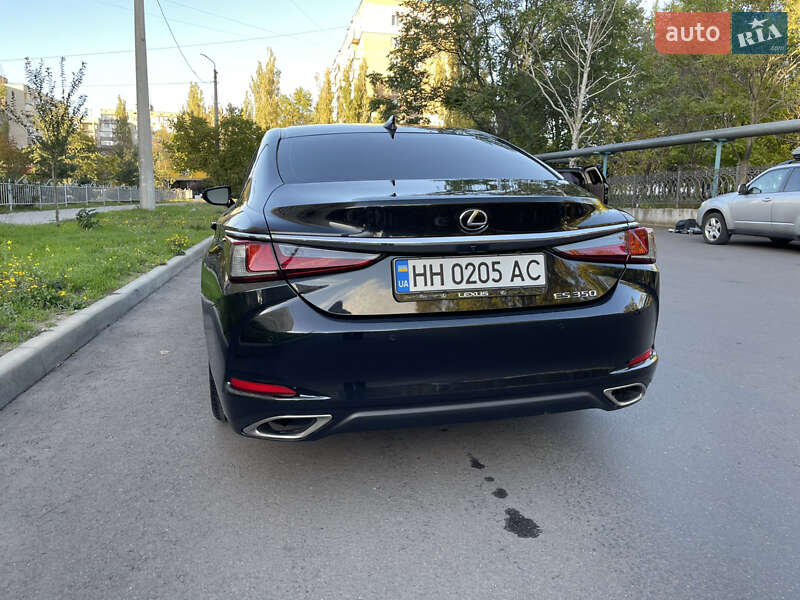 Седан Lexus ES 2019 в Николаеве